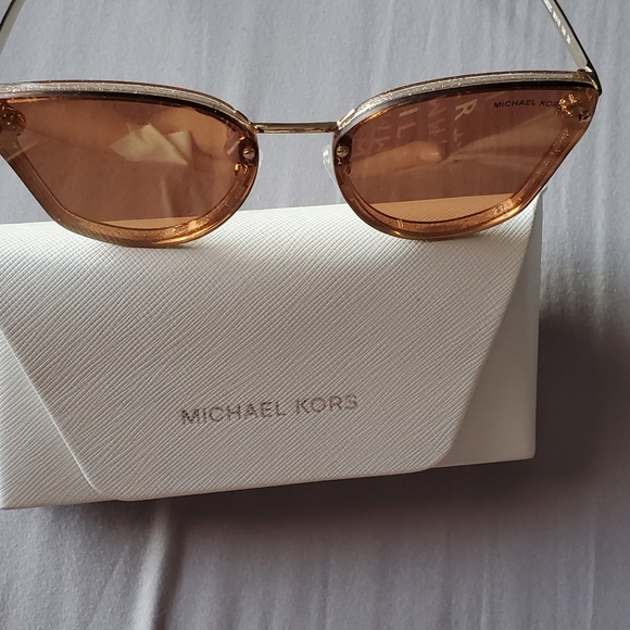 Sunglasses - Picture 2 of 4